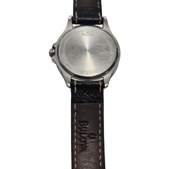 Vintage Bulova Adventurer Quartz Watch - Picture 6 of 7